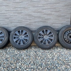 【値下げ】スタッドレスタイヤ　185/65R15 5穴 4本セット