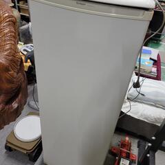 冷凍庫　前面開きタイプ