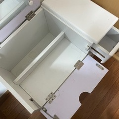 白いミニ化粧台【2/17まで】の画像