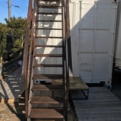 外階段の製作設置致します。