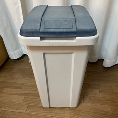 ゴミ箱　40×30×60の画像