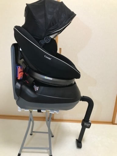 (combi)チャイルドシート。