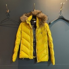 FRED PERRY ダウンジャケット　イエロー