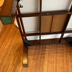 正方形のテーブルの画像