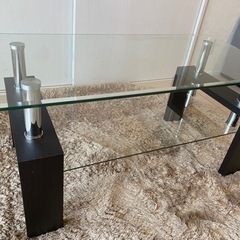 ガラステーブルの画像