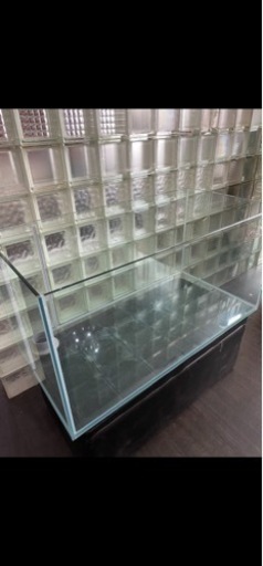 早急な為‼️期間限定値下げ‼️オーバーフロー全面ガラス水槽. すぐ手放したい為値下げ！素人採寸横 約90cm 縦約43cm 高さ約45cm