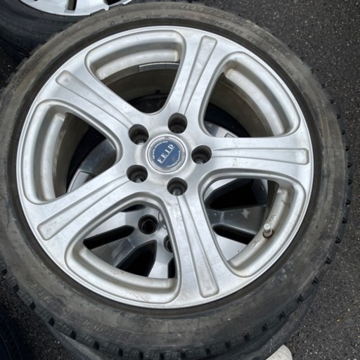 215/45/17スタッドレス