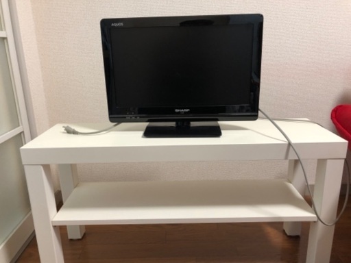 19型テレビ(2011年製)+テレビ台(IKEAで購入)