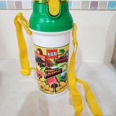 トミカ　水筒　プラスチック