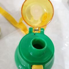 トミカ　水筒　プラスチックの画像