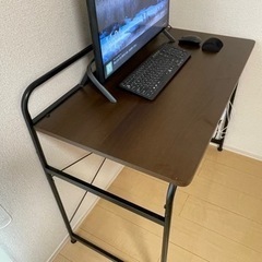 【値下げ】パソコンデスクの画像