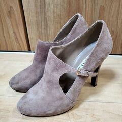 DIANAのスエードショートブーツ