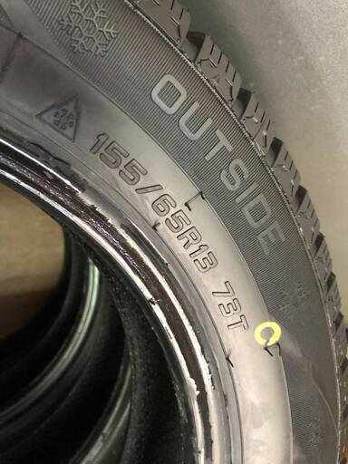 ほぼ新品スタッドレス　155/65-13 ４本　２0キロ程度走行使用　手渡し希望