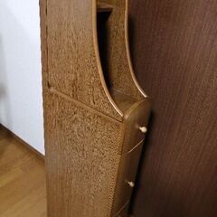 引き出し付き収納家具　