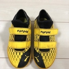 サッカー　PUMA トレーニングシューズ　17cm　子ども用　キッズ