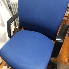 コクヨ　OAチェア　肘掛とハンガー付き　トレンザシリーズ