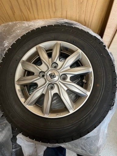 軽自動車のスタッドレスタイヤ 7,700円