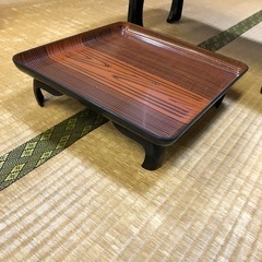脚付きのお膳　大、小の画像