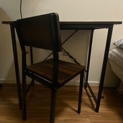 テーブルランプ付き作業台セットの画像