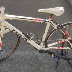 【R6.11月現在、未引渡】ロードバイク【TREK Madone 2.1】現金手渡し希望