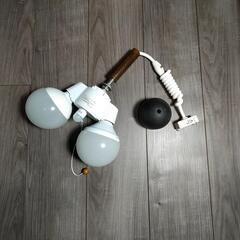 ニトリ ランプシェード 60W LED 電球付きの画像
