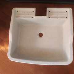 外用流し台　セメント製　中古ですが使用感なくとても綺麗です。