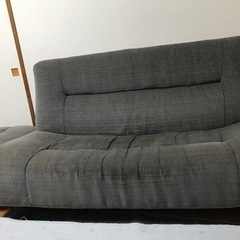 ソファとオットマン無料！