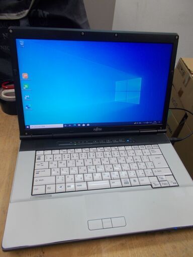 FUJITSU LIFEBOOK E741/D  15.6インチ液晶　Corei5-2520M 4GBメモリ　250GB　HDD DVD ノートPC