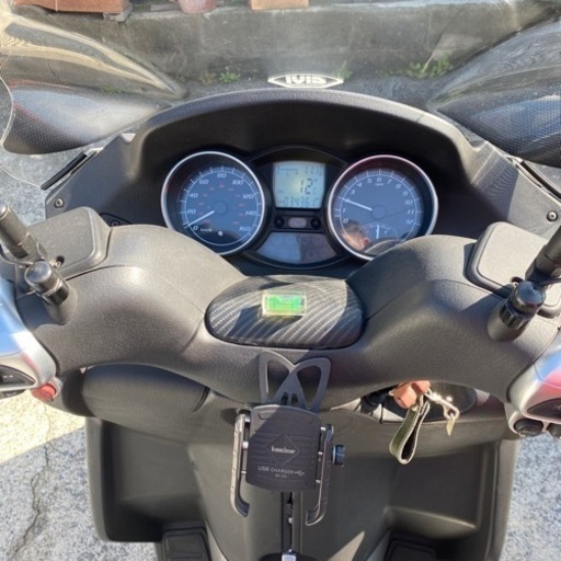 なかなか出ません！普通車免許で乗れます！ピアジオMP3  エンジンはかかりますが要修理