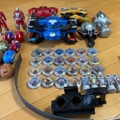 ウルトラマン変身グッズと卵型フィギュア
