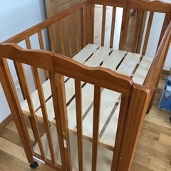 大和屋パタン折りたたみベビーベッド　ライトブラウン
