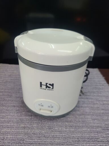 【リサイクルショップどりーむ天保山店】●237●　ホームスワン　1.5合炊ミニ炊飯器　2018年製　SRC-15