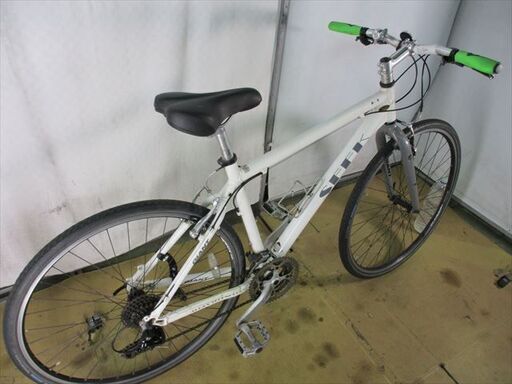 B744★21800円★整備済み スポーツ中古自転車 GIANT　SEEK　ホワイト【クロスバイク】