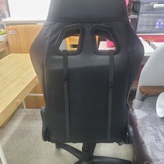 w240【近隣配達可能】　ゲーミングチェア　リクライニング機能　足置き　白黒　ブラック　ホワイト　傷あり　リサイクルショップ　ケイラック和光店 【配達可能】 ケイラック　和光市　板橋区　練馬区　清瀬市　朝霞市　志木市　新座市　富士見市　ふじみ野市 三芳町　戸田市　蕨市　さいたま市(岩槻以外)　川越市　所沢市　上尾市　東京都　埼玉県の画像
