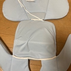 チャイルドシート 新生児クッションの画像