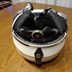 スワン　スキーヘルメットとゴーグルの画像