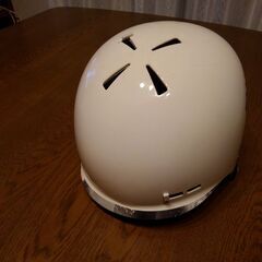 スワン　スキーヘルメットとゴーグルの画像