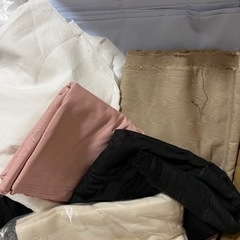 生地 洋服の裏地等 無地 綿 ポリエステル 布 端切れ 大量 暗幕の画像