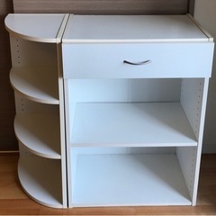 無料¥0円。ニトリ　コーナー飾り棚の画像