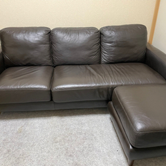 3人掛けソファーオットマン付き(革製)値下げ中