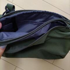 ユニクロ　サコッシュバッグの画像