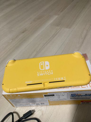 最終値下げ　Switchライト　イエロー　美品　