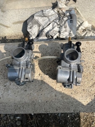 GT250 京浜PWK28mm正規品のレーシングキャブ