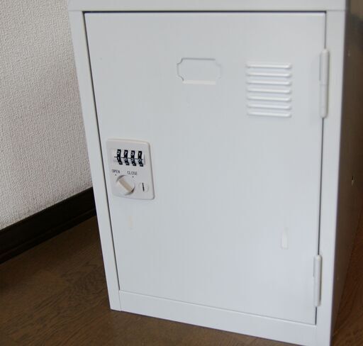 ◆美品◆八幡高校　指定　ロッカー  小さい　白　ナンバー