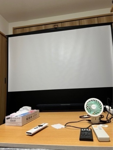 プロジェクタースクリーン100インチ
