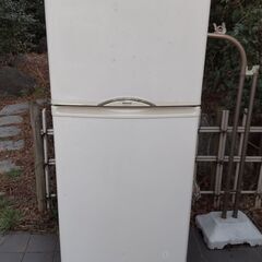 ￥3000差し上げます！冷蔵庫…。いかがでしょうか(^^;