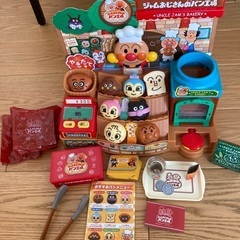 アンパンマン  ジャムおじさん　やきたて　パン工場