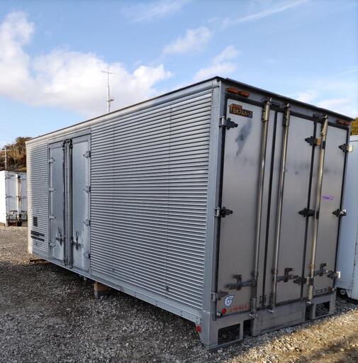 【匝瑳市八日市場】No.AM-57 左右に観音扉付き アルミコンテナ 鍵穴付き 長さ約575cm×幅232cm×高さ252cmくらい 配送可