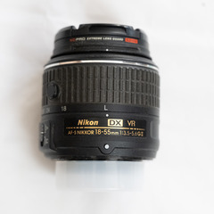 Nikon（ニコン）D3300 デジタル一眼レフカメラ・レンズキット 18-55 VR2  BLACK　箱・説明書付き　軽くて持ち歩きやすい＊初級者入門機として人気のカメラです＊の画像