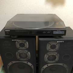 スピーカー　とレコードプレーヤー